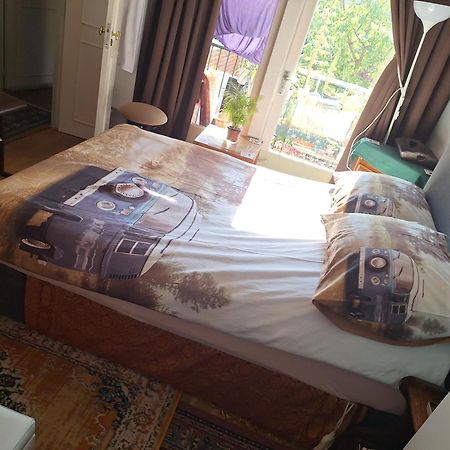 Homey Budget Bedroom Amsterdam Eksteriør billede