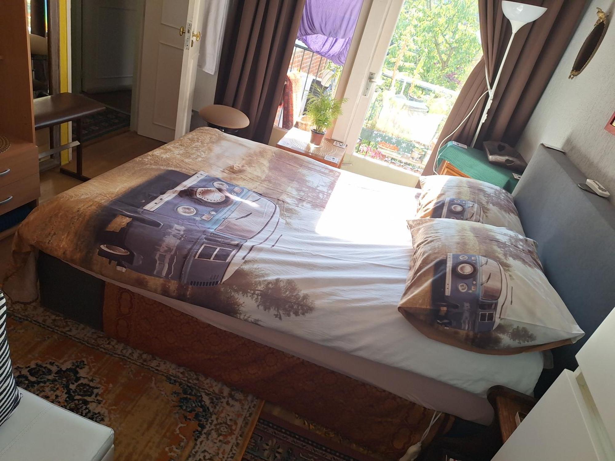 Homey Budget Bedroom Amsterdam Eksteriør billede